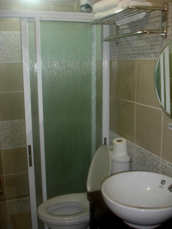 Roxas Midtown Hotel Room photo