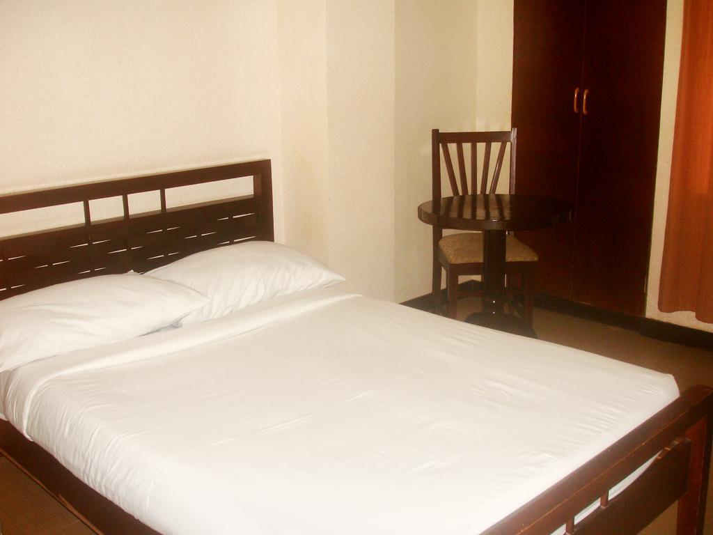 Roxas Midtown Hotel Exterior photo