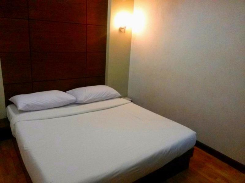 Roxas Midtown Hotel Exterior photo